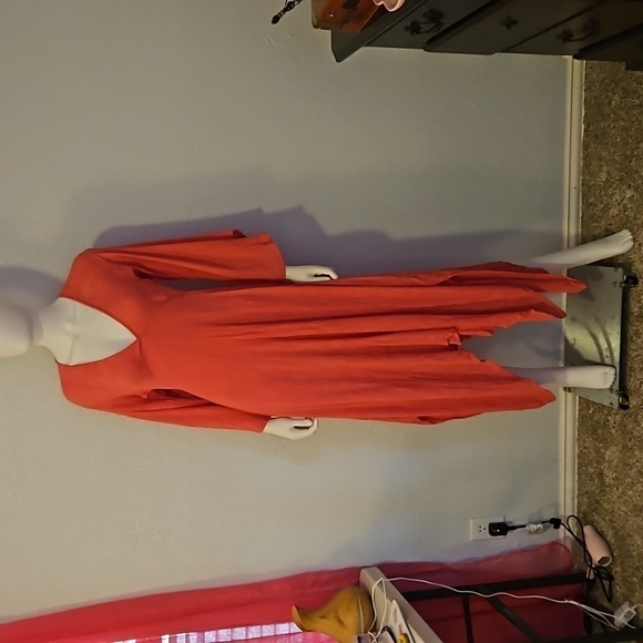 LOVE LIKE SUMMER Hot Pink Assymetric Flare Sleeve Tie Back Sharkbite Dress - Picture 3 of 8